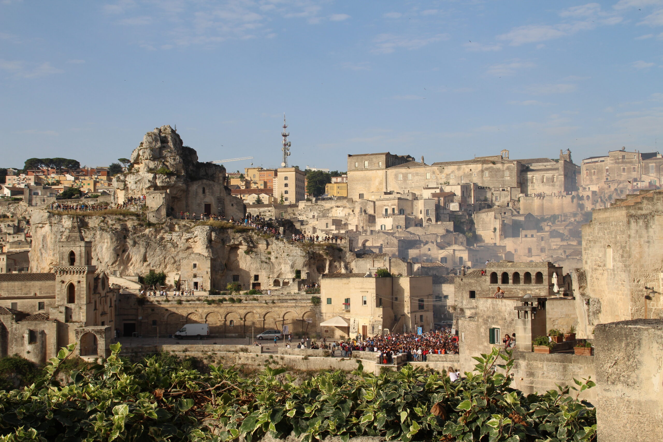 Ogni anno, il 2 Luglio a Matera si celebra la festa patronale in onore di Maria Santissima della Bruna. La festa della Bruna è il giorno più lungo per i materani in quanto inizia con le prime luci dell'alba.